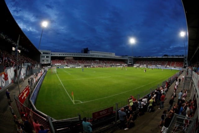 Dordrecht en ADO nestelen zich in topdrie, Den Bosch verliest in extremis van Telstar